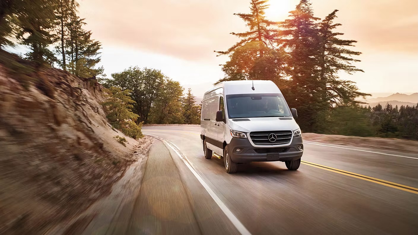 You are currently viewing High Roof Cargo Vans Compared: Which One is Right for You?