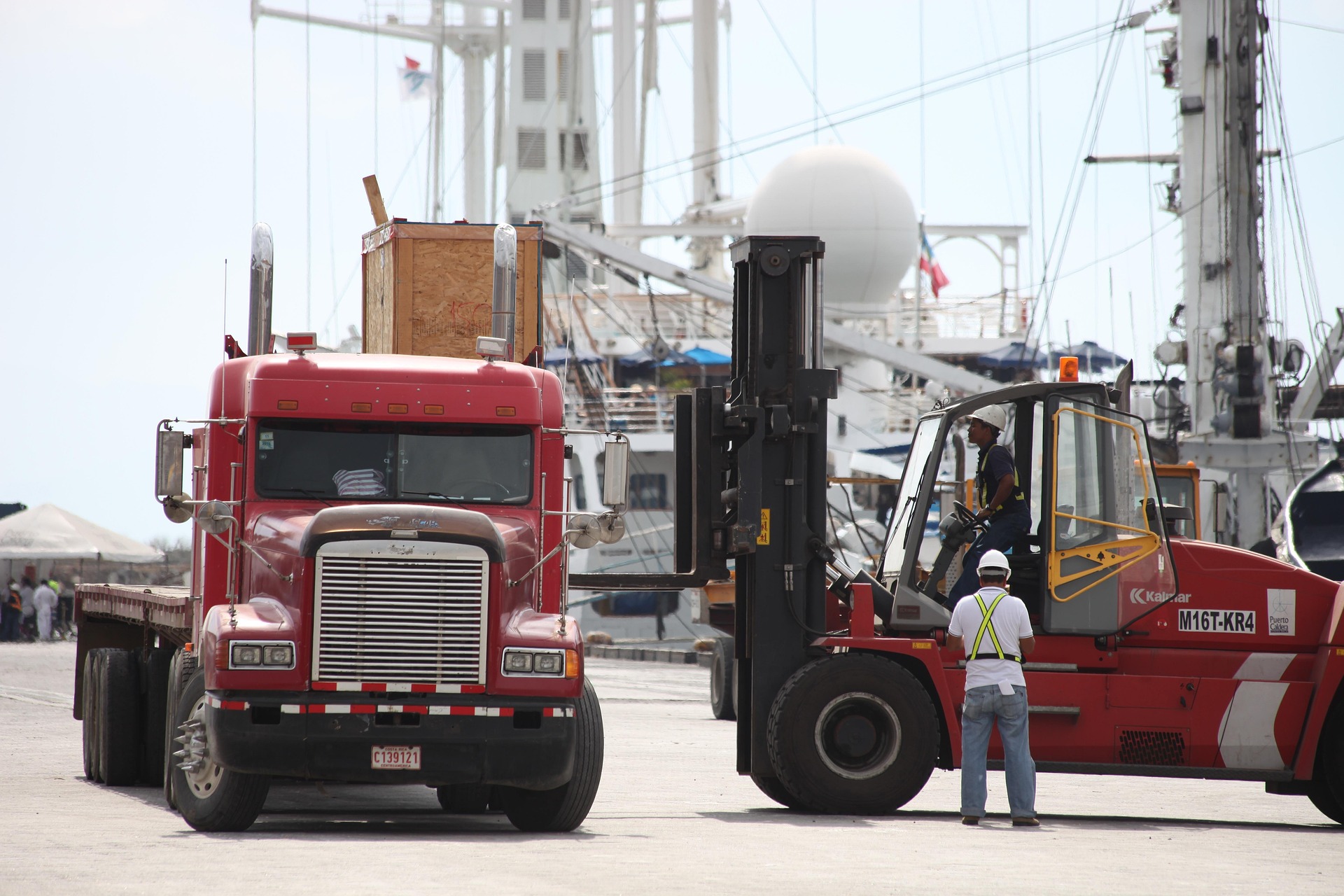 You are currently viewing Trucking Industry Outlook: May 2025